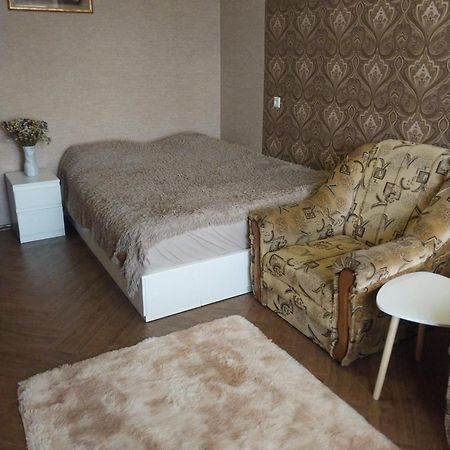 2-Х Комнатная Квартира Korosten Extérieur photo